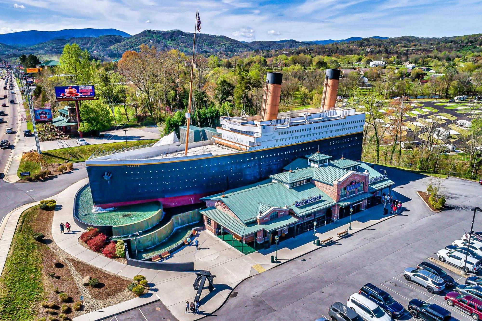Epic Mountain Views, Hot Tub, Game Room, Sleeps 10 سيفيرفيل المظهر الخارجي الصورة