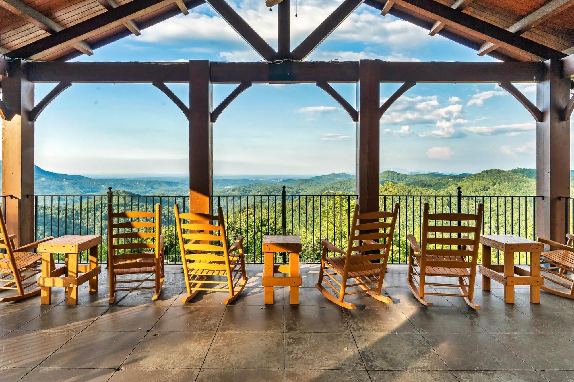 Epic Mountain Views, Hot Tub, Game Room, Sleeps 10 سيفيرفيل المظهر الخارجي الصورة