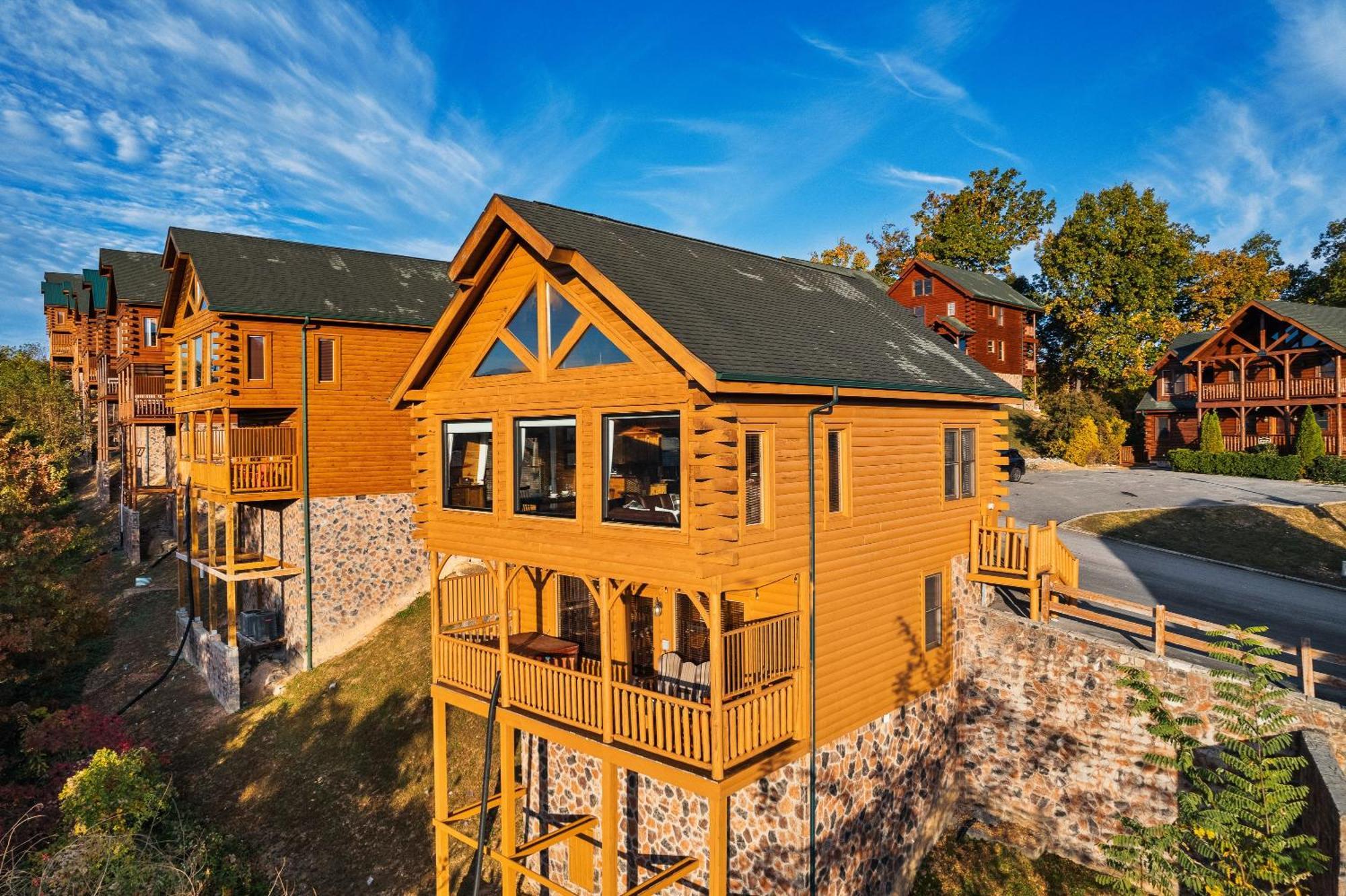 Epic Mountain Views, Hot Tub, Game Room, Sleeps 10 سيفيرفيل المظهر الخارجي الصورة