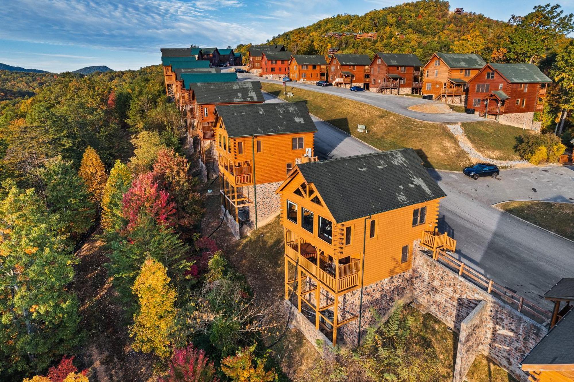 Epic Mountain Views, Hot Tub, Game Room, Sleeps 10 سيفيرفيل المظهر الخارجي الصورة