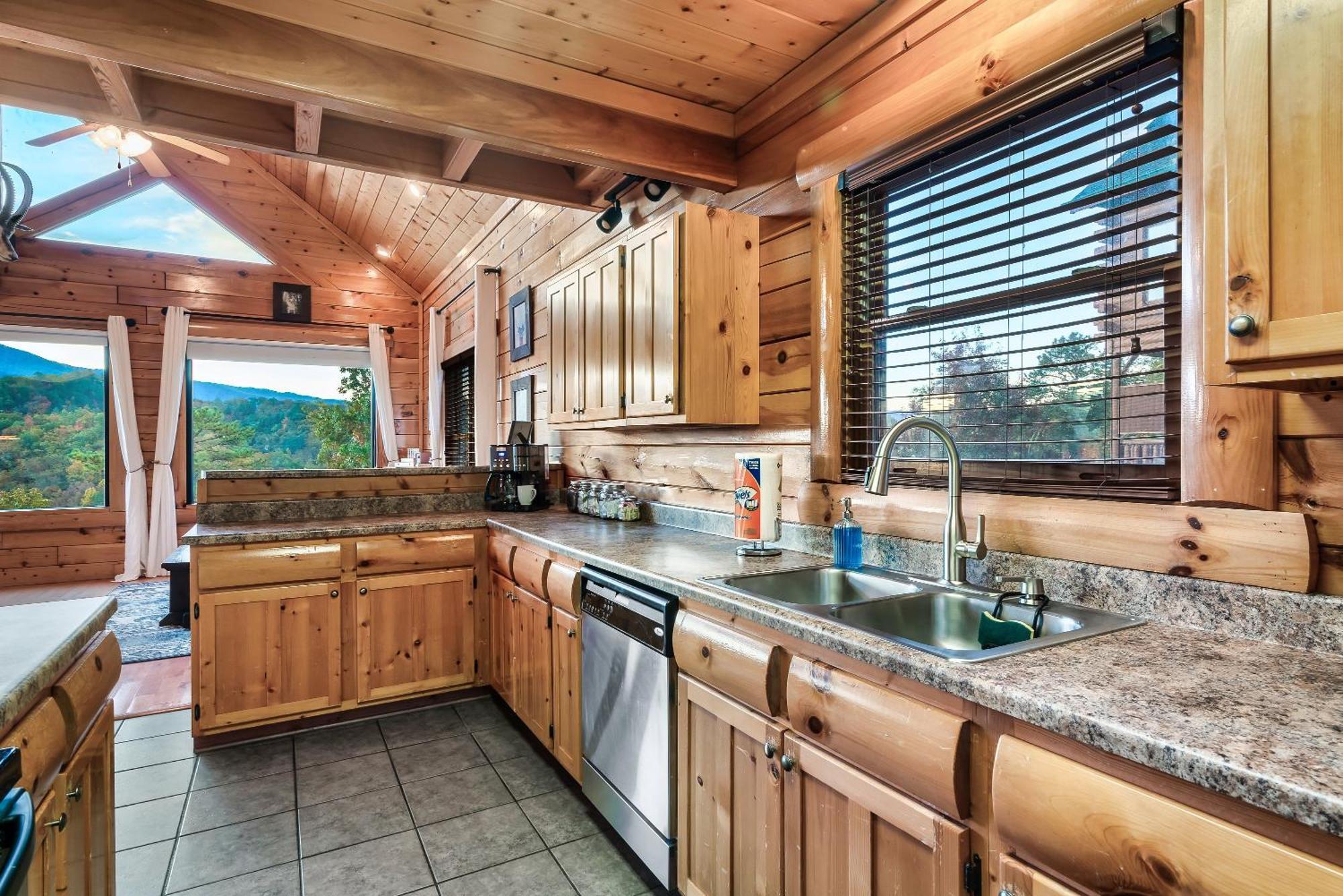 Epic Mountain Views, Hot Tub, Game Room, Sleeps 10 سيفيرفيل المظهر الخارجي الصورة