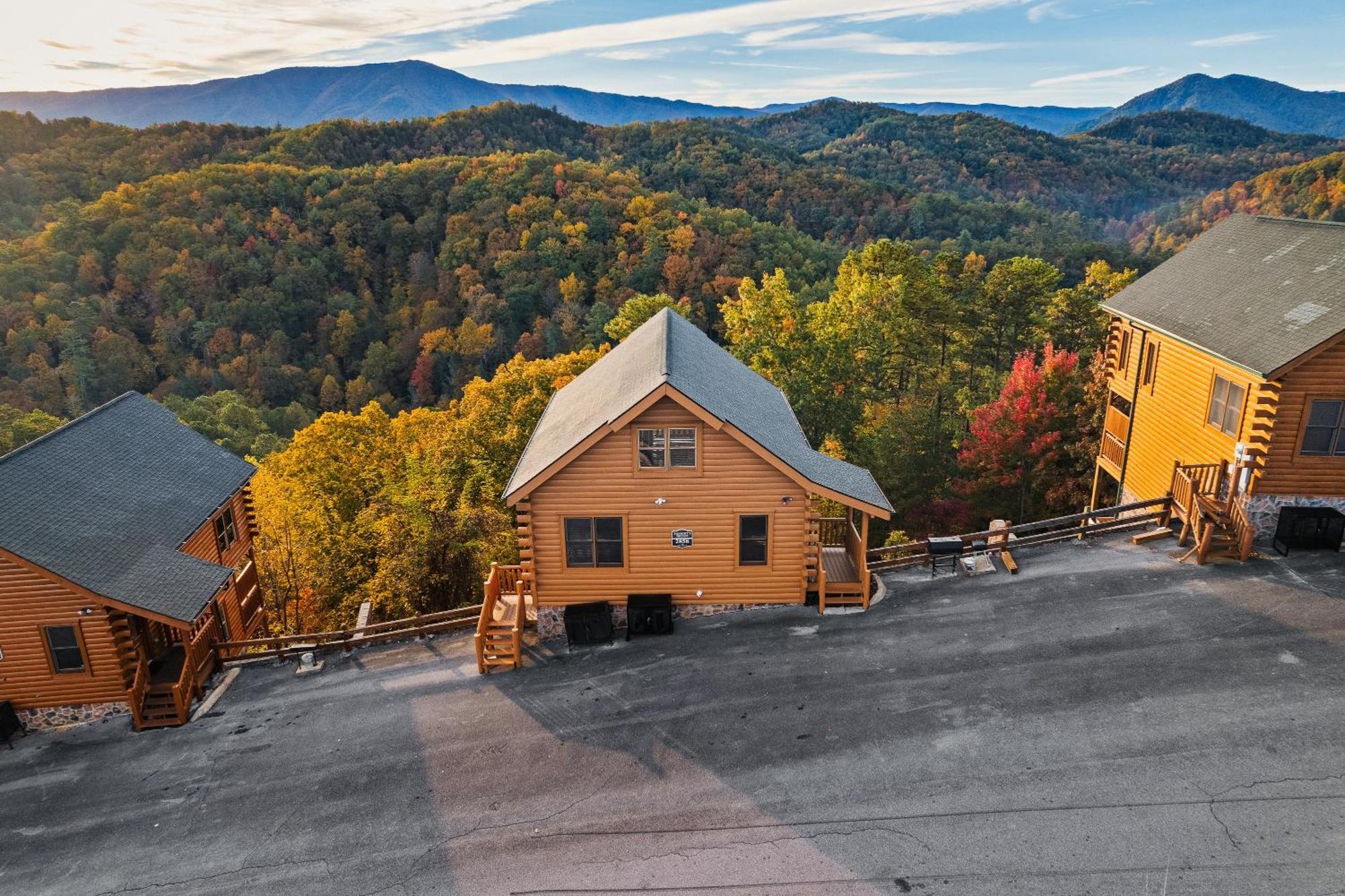 Epic Mountain Views, Hot Tub, Game Room, Sleeps 10 سيفيرفيل المظهر الخارجي الصورة