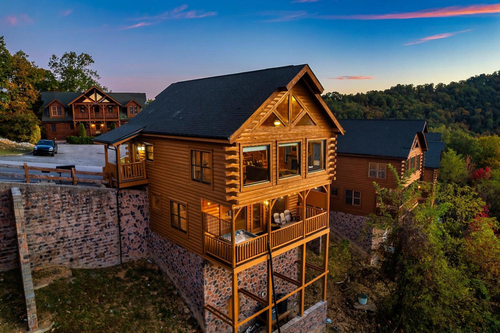 Epic Mountain Views, Hot Tub, Game Room, Sleeps 10 سيفيرفيل المظهر الخارجي الصورة