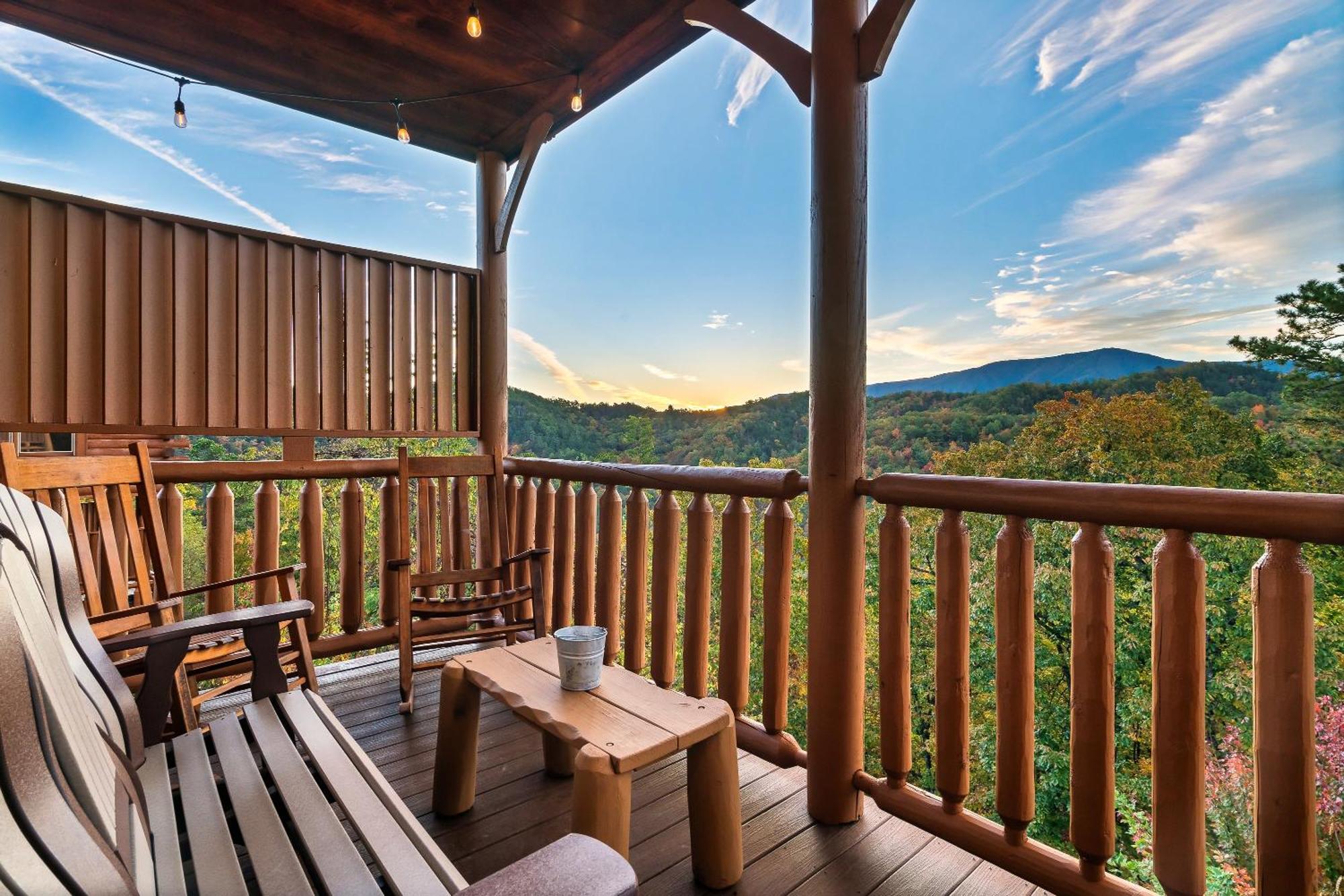 Epic Mountain Views, Hot Tub, Game Room, Sleeps 10 سيفيرفيل المظهر الخارجي الصورة